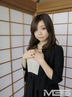 人妻撮影会。 二人っきりの密室空間、勃起チ○ポに我慢出来るか？ 素人奥様！？の10番目のサンプル画像