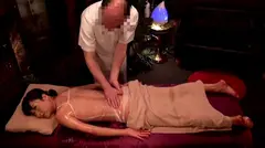 西麻布高級人妻性感オイル巨乳マッサージ 16の16番目のサンプル画像