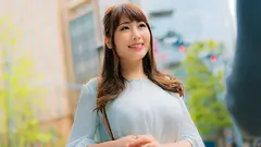 池袋の人混みで目立つ巨乳美人妻 さくらさん 24歳のサムネイル画像