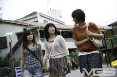 素人生ハメ! ママ友ナンパ 3 幼妻愛好会 無垢で優しさあふれるママさんと3Pお遊戯のサムネイル画像