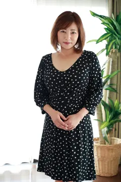 綺麗なおばさんは好きですか？【奇跡のAV出演】恥じらい還暦セックス 3 品良く乱れる初撮り熟女5人のサムネイル画像