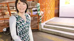 【メガネ美女】【淫猥な女教師】りくちゃん参上！生徒の鏡である教師の応募理由は『オナニーでは足りなくなって…♪』ひとりエッチでもう我慢の限界！そろそろ、ザーメンのニオイや味を思い出したい！？【精子ソムリエ】生徒に言えない不純異性交遊で夜の授業開始♪マ●コを掻き回され絶頂しまくり！大好きな中イキ超絶3Pセックス絶対に見逃すな！！の17番目のサンプル画像