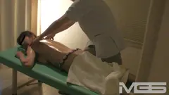 堅物な妻を騙して出張マッサージ師に性感を頼んだら…3時間DXの4番目のサンプル画像