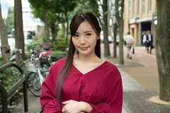 淫らな奥様に生スマタのお願い！入るか入らないかギリギリのスリルに大興奮していけない初不倫！？のサムネイル画像