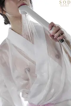 温泉旅行中の単独客やカップル 夫婦の男性を誘惑 館内で寝取りセックスをくり返す淫乱美人な若女将 小湊...のサムネイル画像