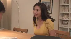 家事代行 むっちり完熟妻のブラチラ巨乳と豊満尻に大興奮！早漏なボクに天才的腰使いの優しい筆下し！連続中出しSEX！ 一条綺美香 音羽文子 翔田千里の11番目のサンプル画像