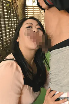 ド淫乱熟女の即尺逆ナンパ 8人の10番目のサンプル画像