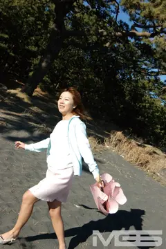 人妻不倫巡り旅 清水・浜松・名古屋編のサムネイル画像