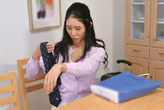 嫁の母のフェラチオ 「血は繋がってないし、チ○ポ咥えるだけだから平気よね」の13番目のサンプル画像