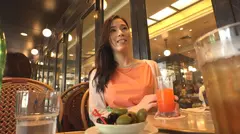 セレブ妻と出会える噂の高級カフェで遂に見つけた！奇跡の真性ドスケベ妻の13番目のサンプル画像