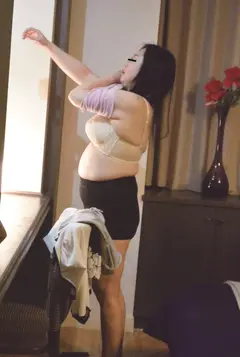 投稿！家庭内母親盗撮 3の10番目のサンプル画像