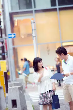 照れても恥じらっても隠せない…「奥さんグショ濡れですよ」 ナンパされた敏感妻 16人4時間の18番目のサンプル画像