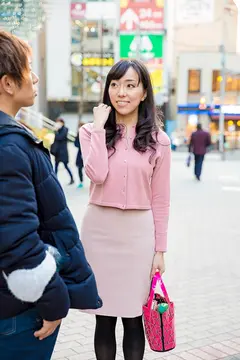 美魔女ナンパ！！しみけんが唸らす！熟女の理性吹き飛ぶ生FUCK！池袋西口編の12番目のサンプル画像