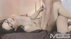 奥様盗撮部屋 メガネフェラがエロい馬乗り現役教師 京香38才の5番目のサンプル画像