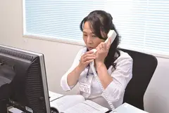 働くおばさんが仕事着のまんまでぐちょイキ昇天オナニー 戸澤佳子 中本美香 守谷多香子 須磨紫 杉本美奈代の5番目のサンプル画像