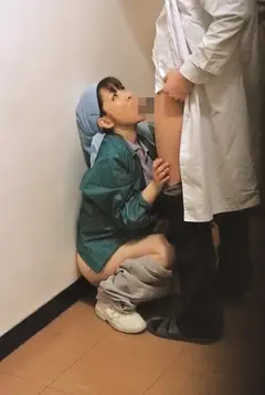 「ダメょぉ～声が出ちゃう～」掃除のおばさんのムチ尻をしつこく触ってみたら… 180分の14番目のサンプル画像