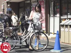 ママチャリ奥さん！童貞くんのお悩み解決してくれれば即賞金！！！ 2のサムネイル画像