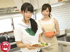 親子同時に責められ絶頂を迎える美人母娘 2のサムネイル画像