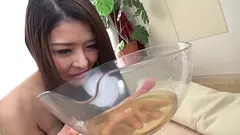 脱糞フレンド。まだ見せたことのない君の恥らいを探している 若妻 まなみ・さきのサムネイル画像