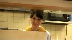 女将さんのお小水 安野由美のサムネイル画像