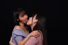 舐めレズ 皆川るい&富井美帆のサムネイル画像