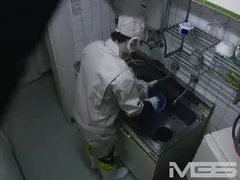 意外とヤレる!! 掃除婦のオバサン4の9番目のサンプル画像