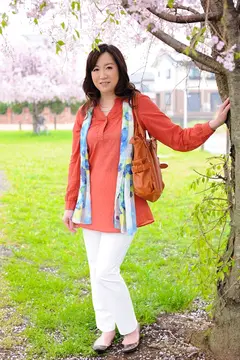 五十路で美人で爆乳って最強かよっ！初撮りおばさん 18人 8時間スペシャルの12番目のサンプル画像