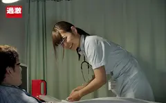 布団の中の密着ピストンでねっとり膣奥を突かれ発情した看護師は何度も絶頂を求めるの7番目のサンプル画像