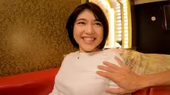 隠れ人妻ナンパ 結婚してないフリしててもバレバレな奥さま 8時間のサムネイル画像