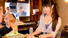 100%完全ガチ！噂の素人激カワ看板娘にアポなし取材⇒AV交渉！ target.23 出来たてのたこ焼きのように、店長にお熱なたこ焼き屋の看板娘 in 世田谷区のサムネイル画像