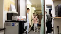 100%完全ガチ！噂の素人激カワ看板娘にアポなし取材⇒AV交渉！ target.4 ほんわかパイパン整体師 in 五反田のサムネイル画像