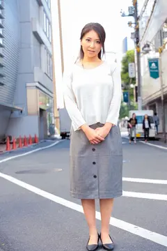 ラグジュアリーエロス 清楚で品良くセレブな熟女たち ナンパ連れ込み12人 4時間SP 05のサムネイル画像