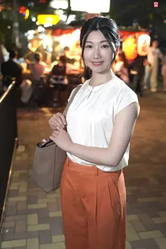 【初撮り】プロレスファンの美人WEBデザイナー 筋トレが趣味で男性のタイプももちろん巨根マッチョ 軟体で潮が吹きやすくイラマ好きの博多美女と週末ねっとり中州デート かれん・23歳のサムネイル画像