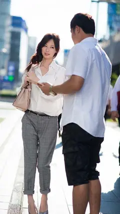 「絶対に内緒にして下さいね？」あなたの知り合いが絶対います・・・うっかりナンパされ、流されてセックス・・・まさかのAV流出 魔が差したご近所妻 12人240分 6の14番目のサンプル画像