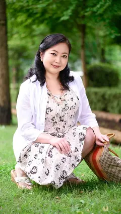 五十路で美人で爆乳って最強かよっ！ 初撮りおばさん 厳選素人6人4時間 12のサムネイル画像