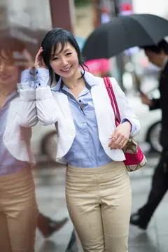 襲い来る妊娠の恐怖・・・ヤリ過ぎ人妻ナンパ 軽い気持ちでナンパされ・・・危険日に中出しされて後悔に頭を抱える人妻12人 4時間 03の16番目のサンプル画像