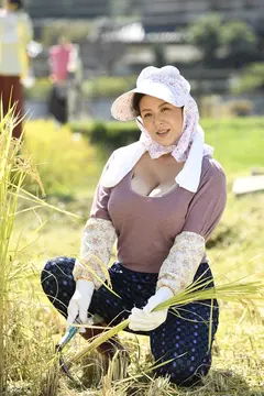 福福しいそのカラダ ありがたや！パワースポットボディ！！男を幸運に導く 絶対的アゲマン！福よ来い来い 幸せポッチャリ豊満熟女と開運中出しSEX 12人 240分の13番目のサンプル画像