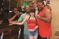 ギガペニス 黒人解禁 太さ16cm長さ23cm 涼川絢音のサムネイル画像