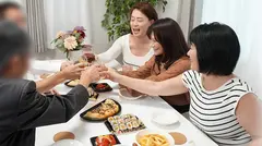 熟年同窓会 40年振りに再会した同級生のサムネイル画像