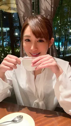 素人ホイホイ×MBM 美人でエロい！銀河系フェロモンおばけ！ セクシー女神12人 4時間SPのサムネイル画像