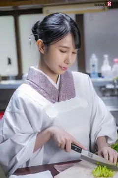 旦那の夕食と従業員のまかないとオナニーのおかずを考えて1日が終わってしまう、新婚さん 椿こはる 26歳 第2章 イラマチオ・拘束・そして初めての放尿 旦那を忘れて卑猥にイキ果てたマゾ性癖解放ドキュメントのサムネイル画像