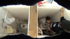 真夏の30日間 海辺の公衆トイレ定点盗撮ドキュメントの4番目のサンプル画像