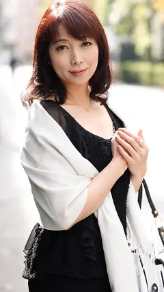 いやらしい六十路はお嫌いですか？ 【人生最後のAV出演】 刹那的に燃え上がる性欲旺盛セックス 膣奥を貫かれ、切なく咲き乱れる初撮り熟女 15人4時間スペシャル 3の4番目のサンプル画像