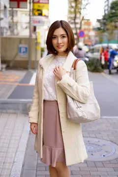 ラグジュアリーエロス 清楚で品良くセレブな熟女たち ナンパ中出し 12人 4時間SP 04の13番目のサンプル画像