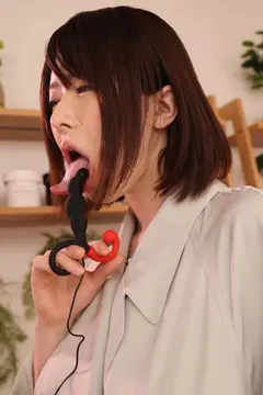 セクシャルグッズ売るオンナ 蛇舌トルネードベロキス×巨乳セールスレディ… 辻井ほのかの3番目の作品シーン