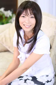 情欲熟女 ふしだらな妻 厳選12人4時間 イヤラしく腰振る人妻たちの7番目のサンプル画像