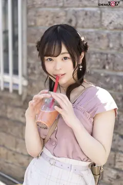 流行のタピオカ屋で働く可愛い声の女の子が密かに自慢の美巨乳Fカップおっぱいを見てもらいたくてAV Debut 相手が気持ちよくなってくれるご奉仕エッチが大好きで自分から騎乗位で腰を振ってくれる隠れエッチな君に惚れた！ 四葉さなの11番目のサンプル画像