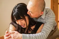 夫の単身赴任中の不貞行為を義父に知られ、欲求不満のカラダを玩具にされる淫乱妻。 由愛可奈の4番目のサンプル画像