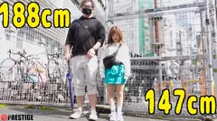 ストリート・クイーン AV debut！！ 森本あやめ(22) フリーター #街の視線を集める路上の女王をAV撮影！のサムネイル画像