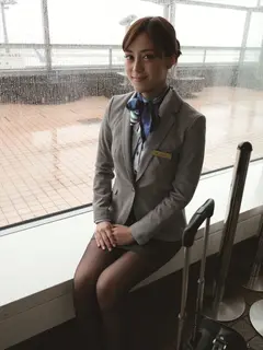 現役客室乗務員 逢坂優 24歳 SOD独占デビュー 世界を股にかける国際線CAの卑猥なカラダとセックスのサムネイル画像